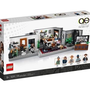 Retired Queer Eye Lego- The Fab 5 Loft 10291 Building Kit